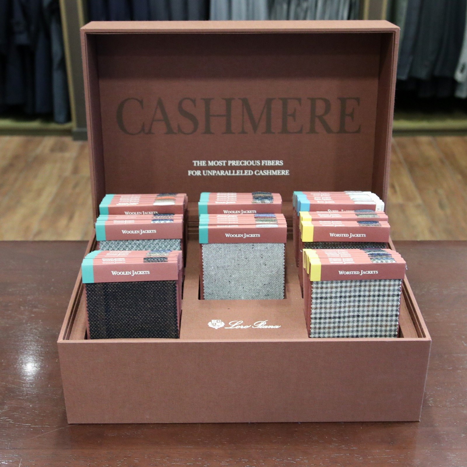 LORO PIANAの限定スペシャルコレクション BOX CASHMERE