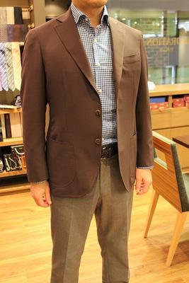 Model：BLACK LABEL COMFORT
Fabric：LORO PIANA TWISTER 100％Wool（Super120's）