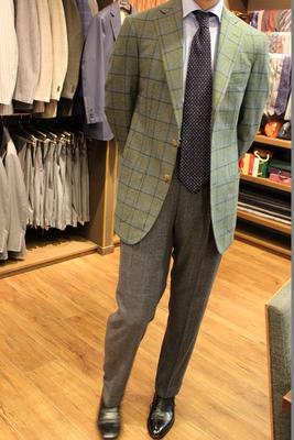 JACKET：HAND MADE MODEL
PANTS：BESPOKE PANTS by OSAKU HAYATO
Fabric：JK_Caccioppoli Wool,Cashmere,Silk  PANTS_Caccioppoli 100%Wool