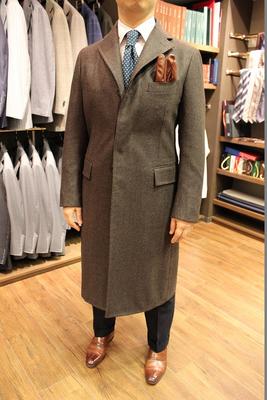 Model:BLACK LABEL SINGLE CHESTER COAT “SENZA INTERNO”
Fabric:LORO PIANA WINTER ZELANDER