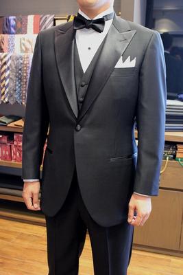 Model:BLACK LABEL CLASSIC
Fabric:DORMEUIL AMADEUS