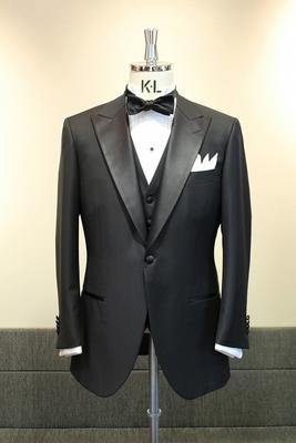 Model:BLACK LABEL CLASSIC
Fabric:DORMEUIL AMADEUS