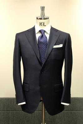 Model:BLACK LABEL CLASSIC
Fabric:LORO PIANA“ROYAL WISH”Super170's＆Silk