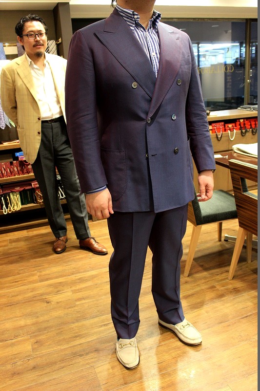 BLACK LABEL JACKET + BESPOKE PANTS by OSAKUでインパクトのあるスーツ！