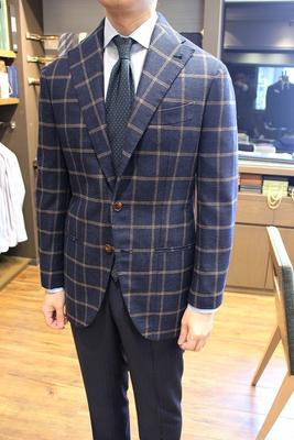 BESPOKE JACKET
Fabric：LORO PIANA 100％Wool