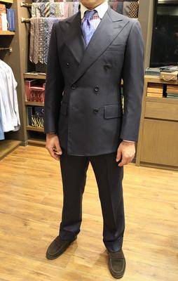 Model：BLACK LABEL CLASSIC
Fabric：HOLLAND&SHERRY SUPER160'S 100％Wool