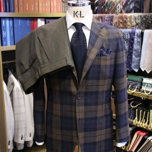 日本の夏にWILLIAM HALSTEADのHIGH TWIST WOOL