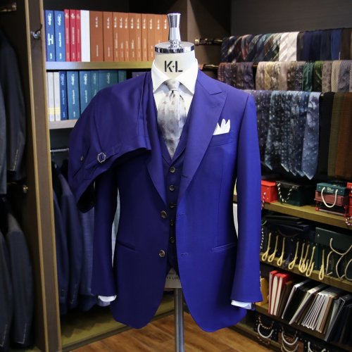 peaklapel-three-piece-suit-20250901-04.jpg