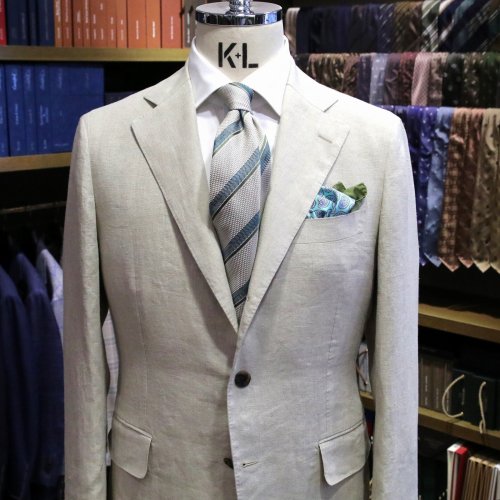 Column_LInenSuit_1.jpg