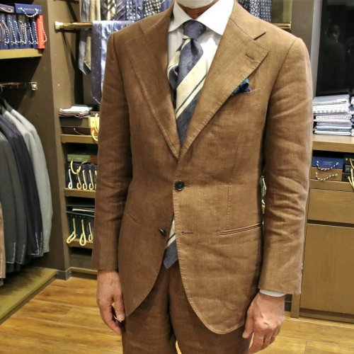 Column_LInenSuit_34.jpg