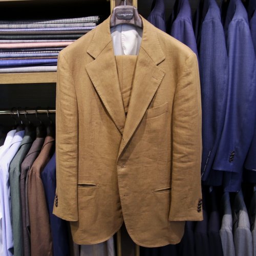 Column_LInenSuit_44.jpg