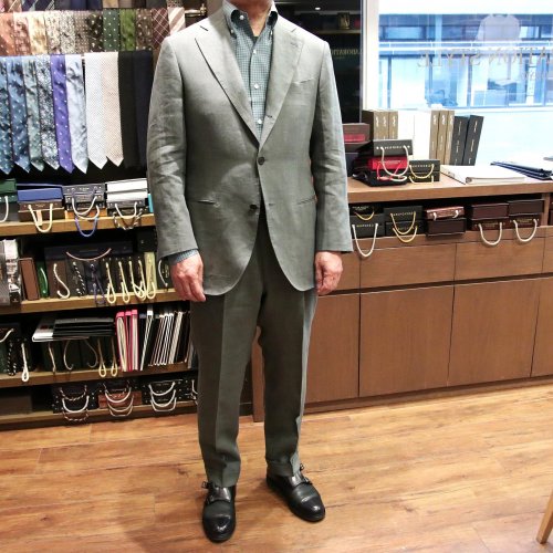 Column_LInenSuit_54.jpg