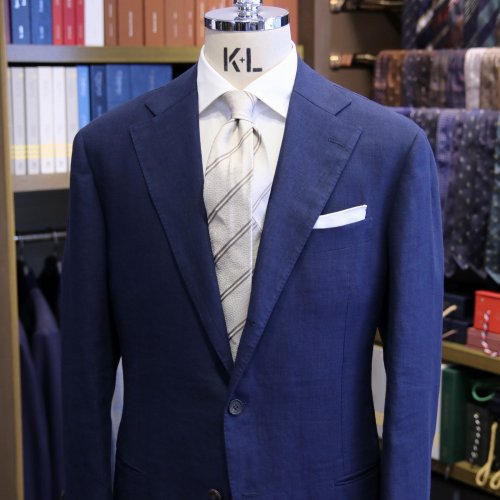 Column_LInenSuit_68.jpg