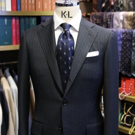 スリーシーズン生地のオーダースーツ