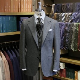 フランネルスーツのオーダーで冬の装いを楽しみましょう