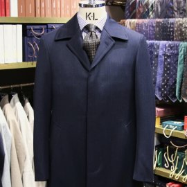 クラシックでシンプルなバルカラーコート