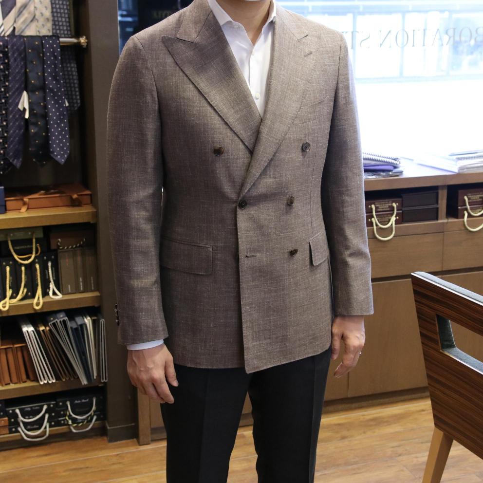 MODEL：BLACK LABEL
FABRIC：CACCIOPPOLI WOOL,SILK&LINEN