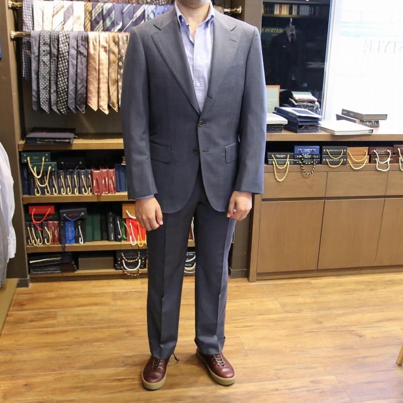 MODEL：BLACK LABEL
FABRIC：LORO PIANA 