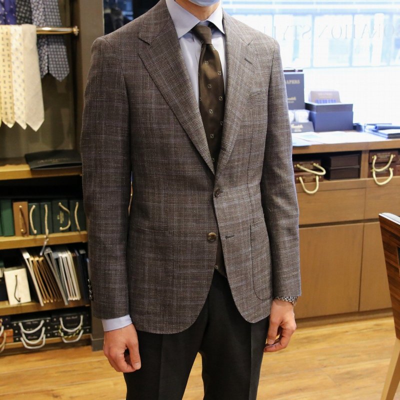 MODEL：BLACK LABEL
FABRIC：CACCIOPPOLI　WOOL,SILK&LINEN