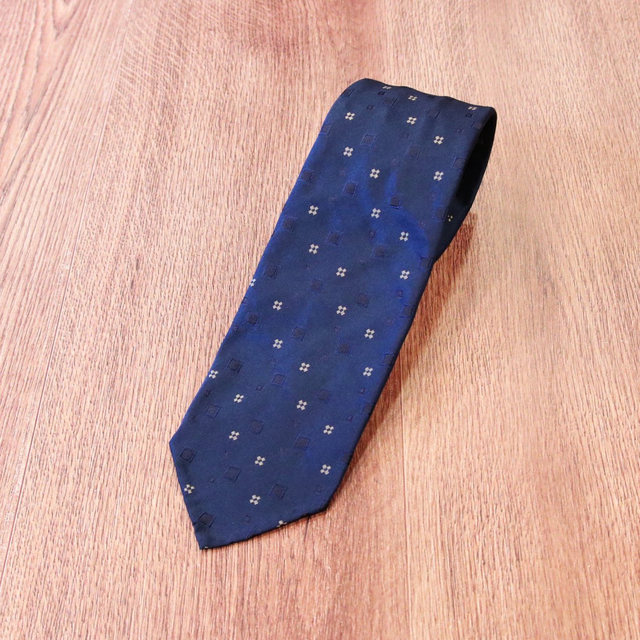 Brand：Atto Vannucci
Model：Settepieghe
Comp：100％Silk
Size：8.5×150㎝