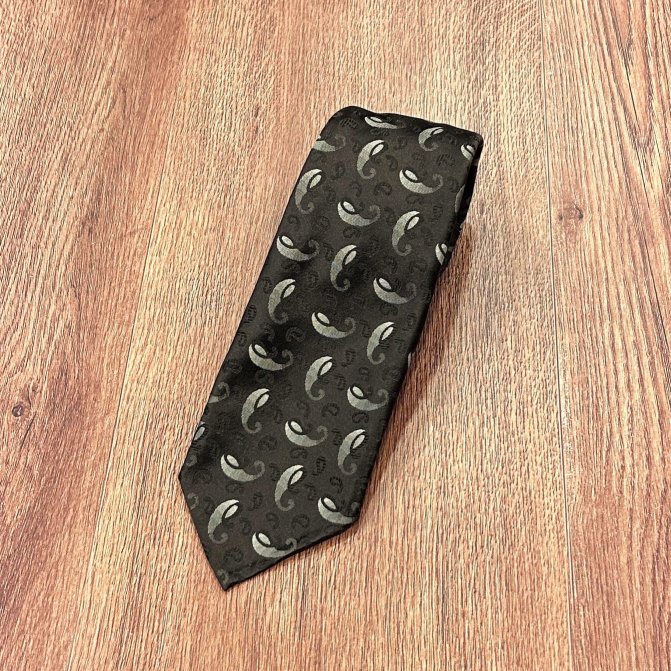 Brand：Atto Vannucci
Model：Settepieghe
Comp：100％Silk
Size：8.5×150㎝