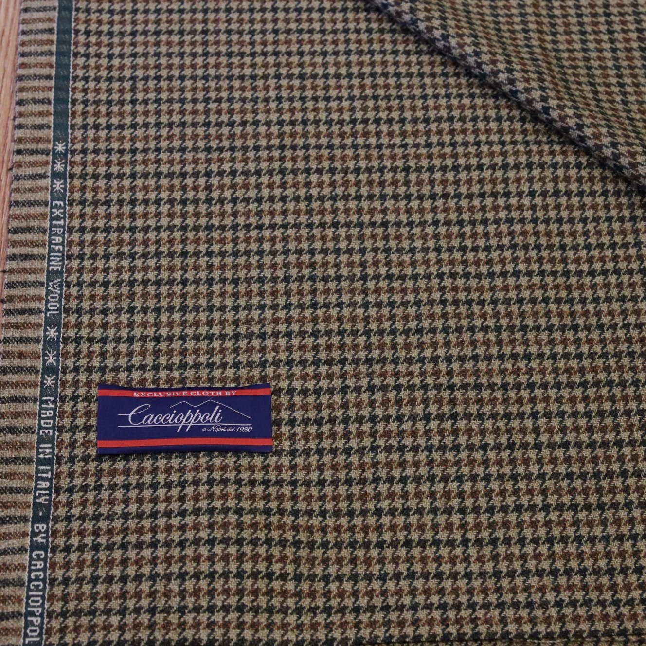 ｍerchant：Caccioppoli
Season：AW
Item：Jacket
Comp.：98％Wool 2％Silk
Length：2.0ｍ