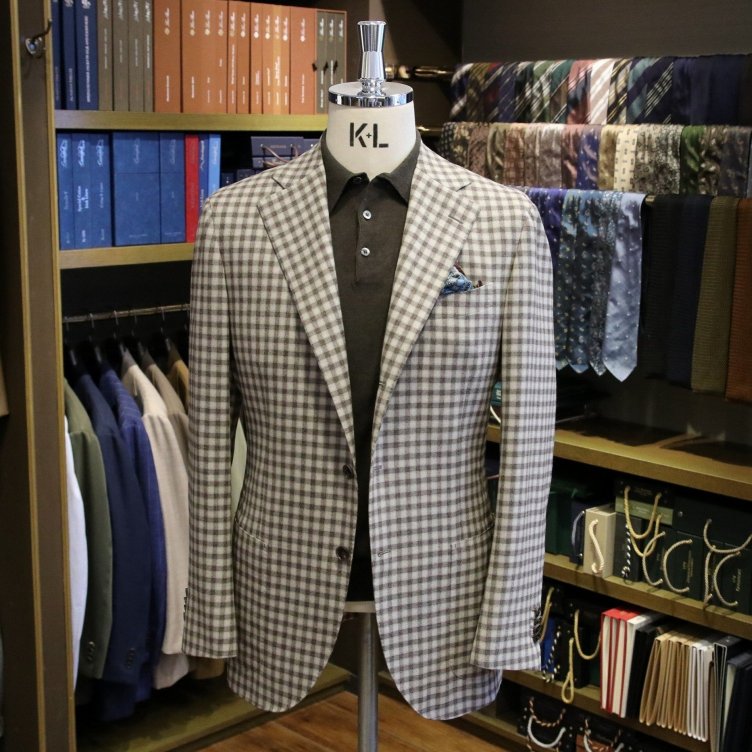 MODEL：BLACK LABEL
FABRIC：DRAPERS 100％WOOL