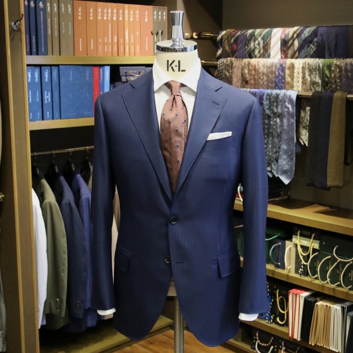 MODEL：BLACK LABEL
FABRIC：Caccioppoli 