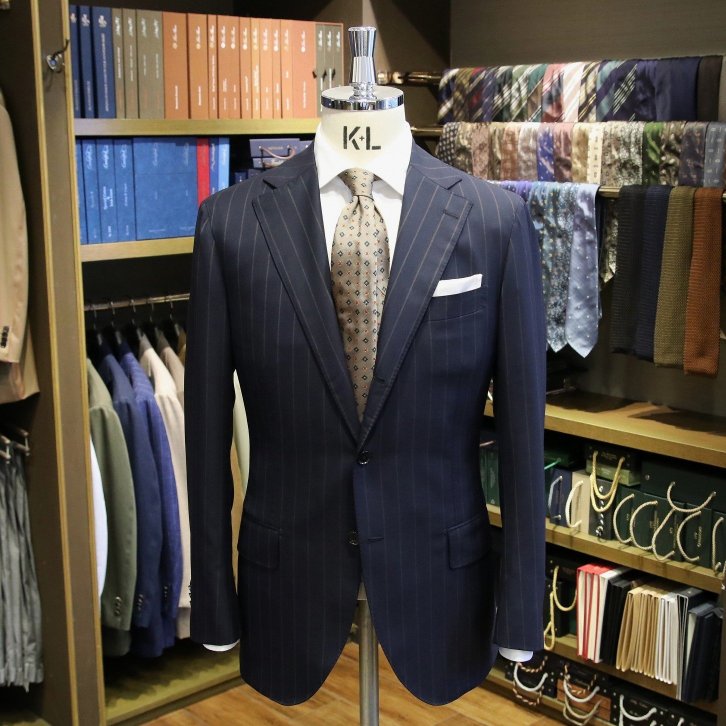 MODEL：BLACK LABEL
FABRIC：DRAPERS 