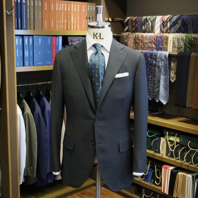 MODEL：BLACK LABEL
FABRIC：Cloth Ermenegildo Zegna 