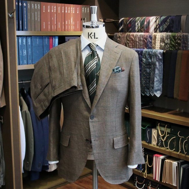 MODEL：BLACK LABEL
FABRIC：MAISON HELLARD 100％LINEN