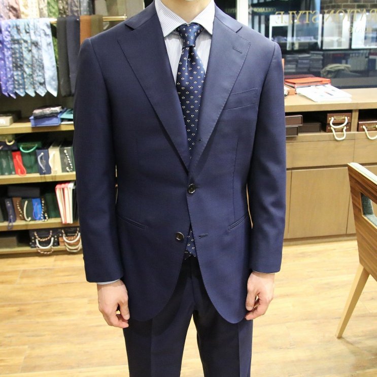 MODEL：BLACK LABEL
FABRIC：Caccioppoli 