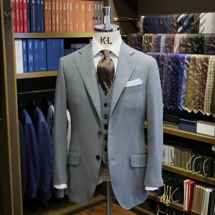 MODEL：BLACK LABEL
FABRIC：LORO PIANA 