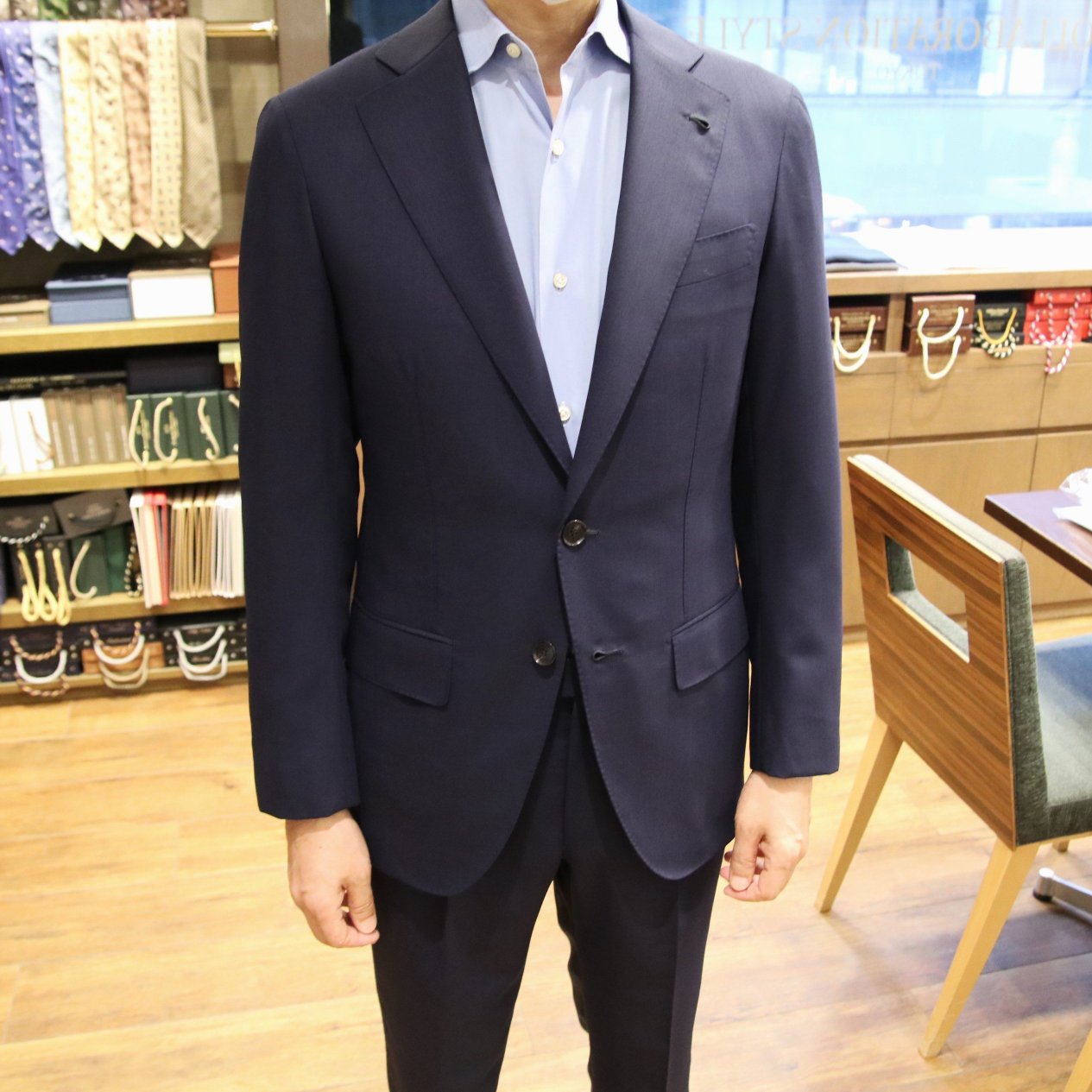 MODEL：BLACK LABEL
FABRIC：LORO PIANA 