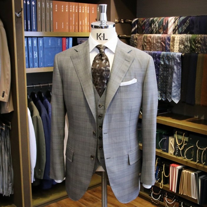 MODEL：BLACK LABEL
FABRIC：LORO PIANA　TASMANIAN® SUPER170'SWOOL