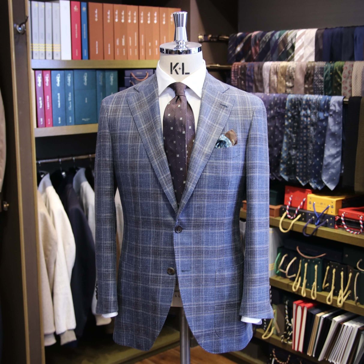 MODEL：BLACK LABEL
FABRIC：LORO PIANA 