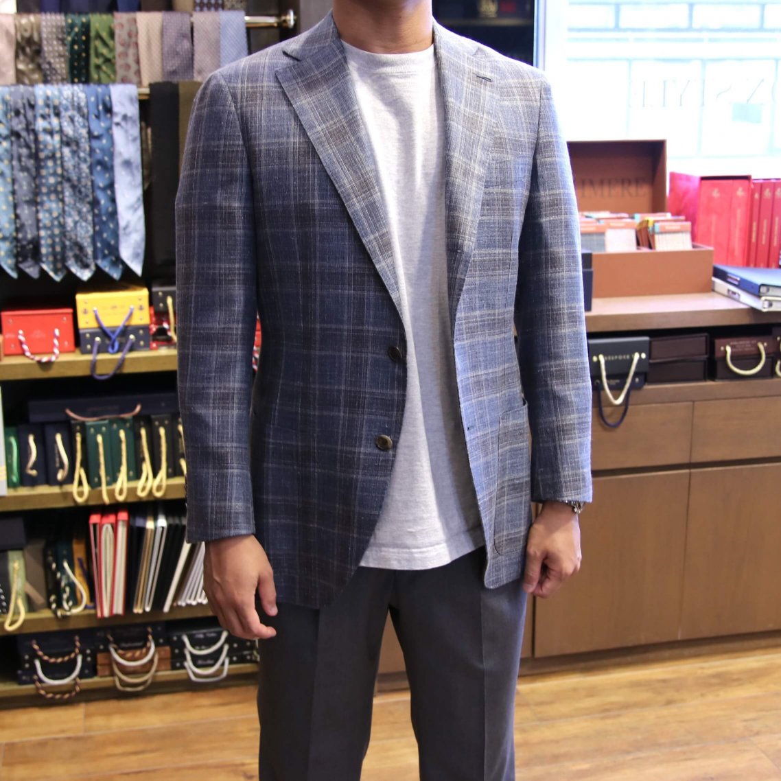 MODEL：BLACK LABEL
FABRIC：LORO PIANA 