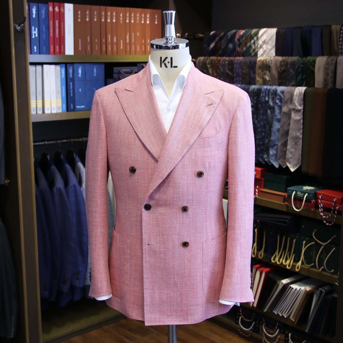 MODEL：BLACK LABEL
FABRIC：STANDEVEN 