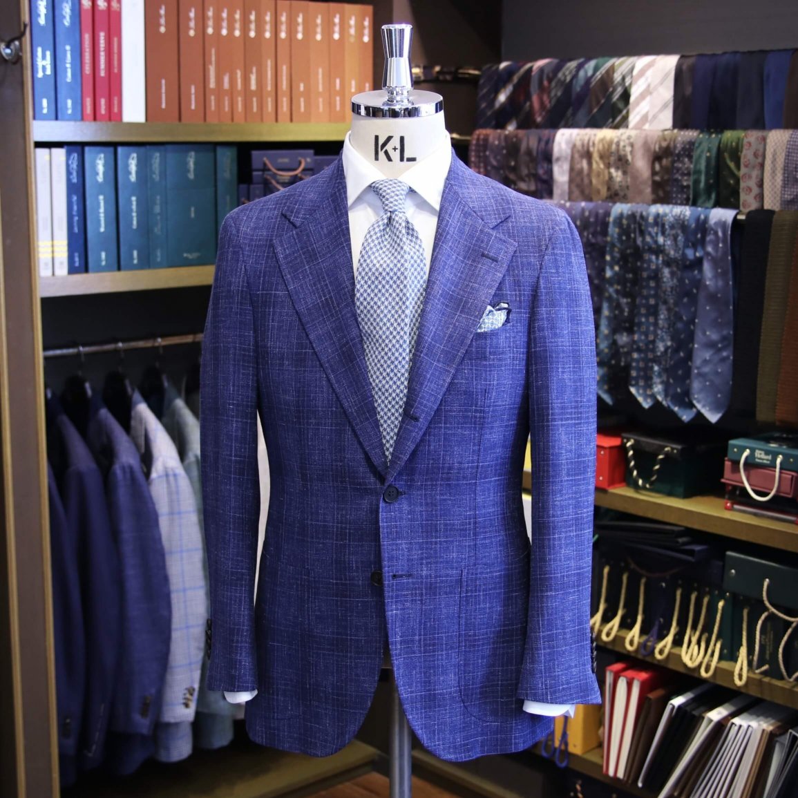 MODEL：BLACK LABEL
FABRIC：LORO PIANA 